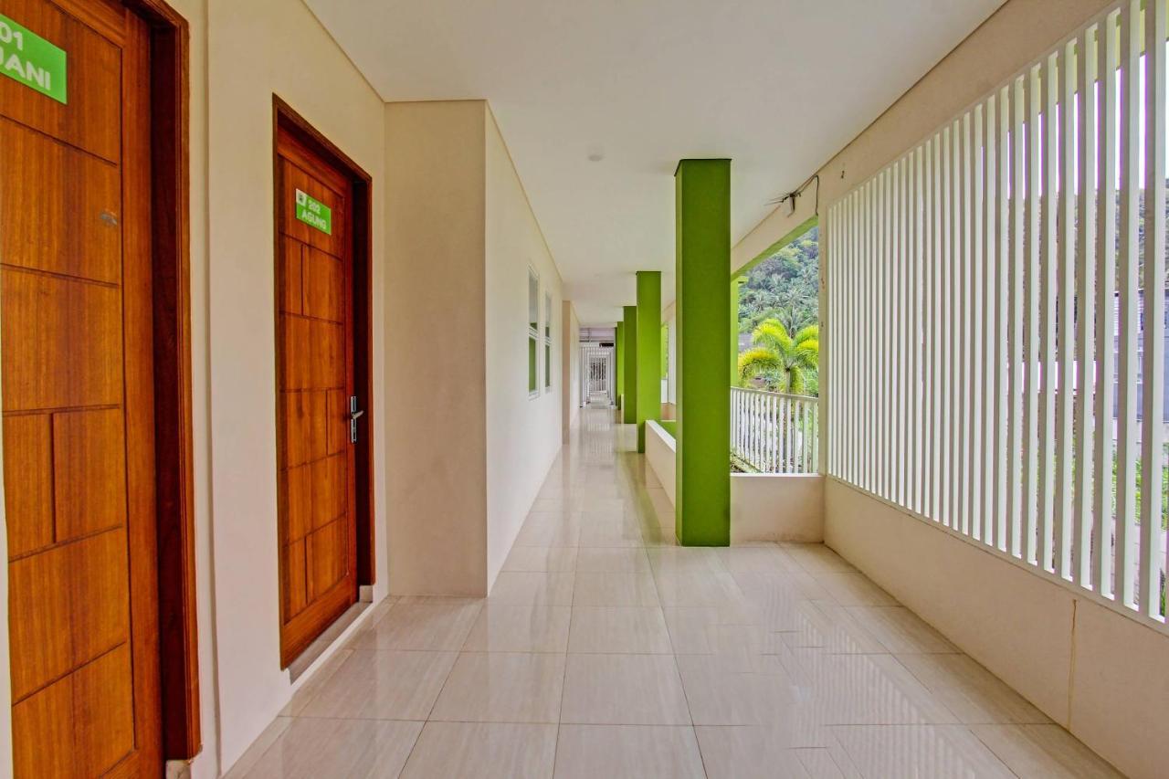 Capital O 91384 Rintaka Residence Senggigi Exterior foto