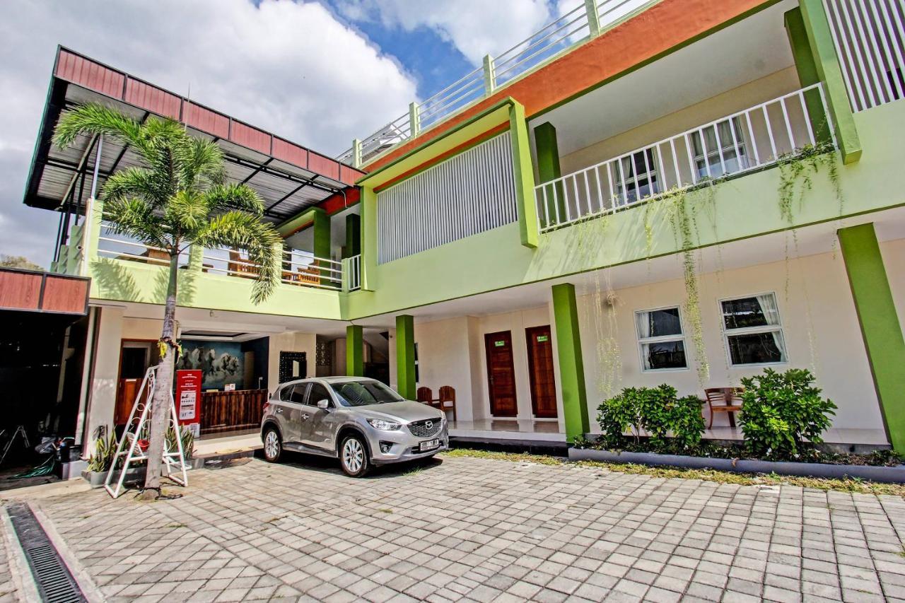 Capital O 91384 Rintaka Residence Senggigi Exterior foto